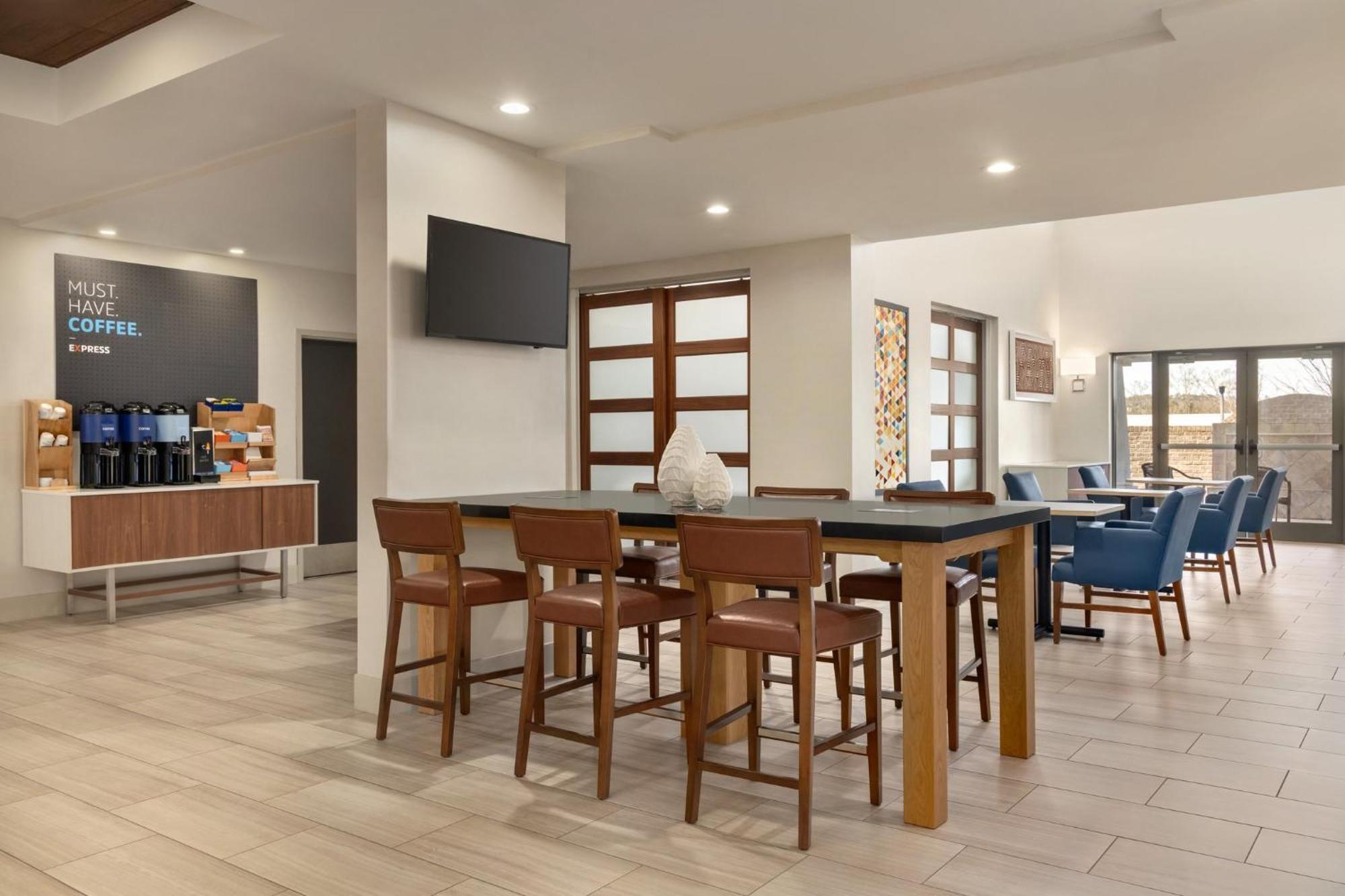 Holiday Inn Express Hotel & Suites Opelika Auburn By Ihg Экстерьер фото